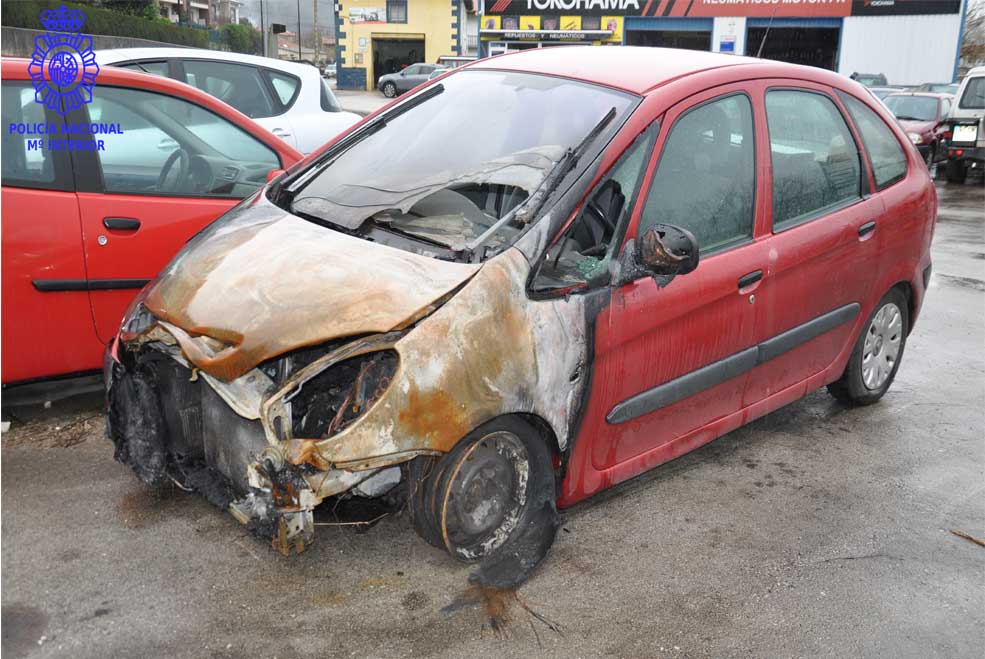 Detenido un hombre de 37 años por el incendio de varios vehículos en Torrelavega Policiaquemacoches