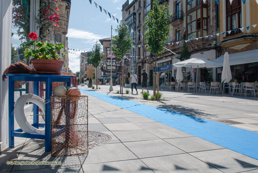 EscaparateCompartidoCalleAncha