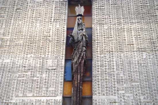 En cuarentena cuatro aulas de Bachillerato de La Paz por varios positivos en alumnos y un docente ColegioLaPazFachada