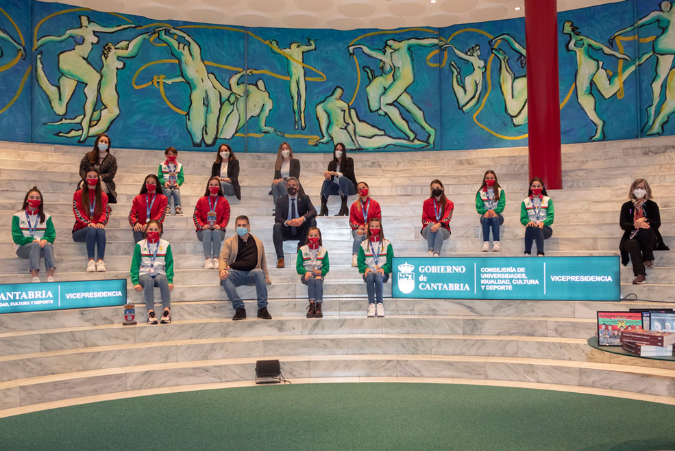 Recepción al equipo EDM Torrelavega de gimnasia rítmica por sus medallas en la Copa de España ZuloagaEDMTorrelavega2020