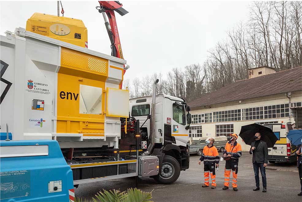 Blanco destaca la gestión de MARE con los residuos urbanos durante las fiestas navideñas MAREBlancoCamiones