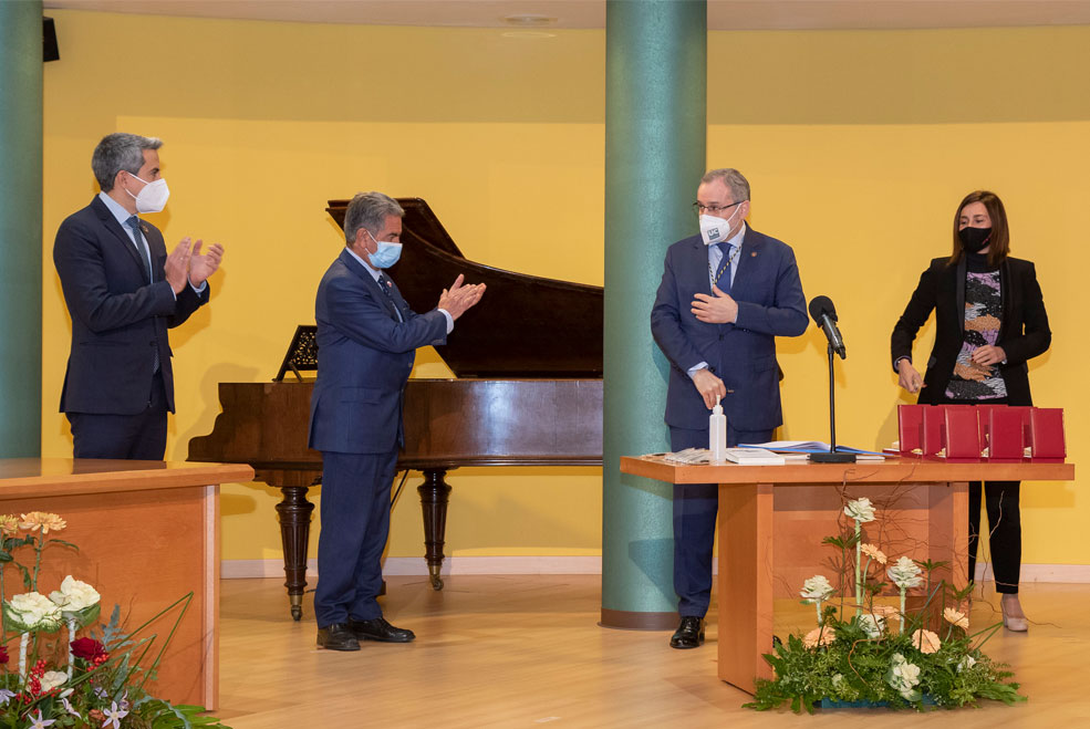 RectorAngelPazosTomaPosesion