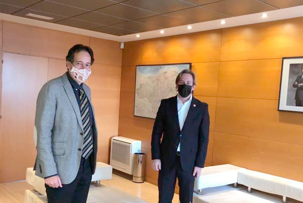 El Gobierno de Cantabria priorizará la supresión del paso a nivel de Puente San Miguel en el protocolo con Adif GochicoaPabloDiestroReunion