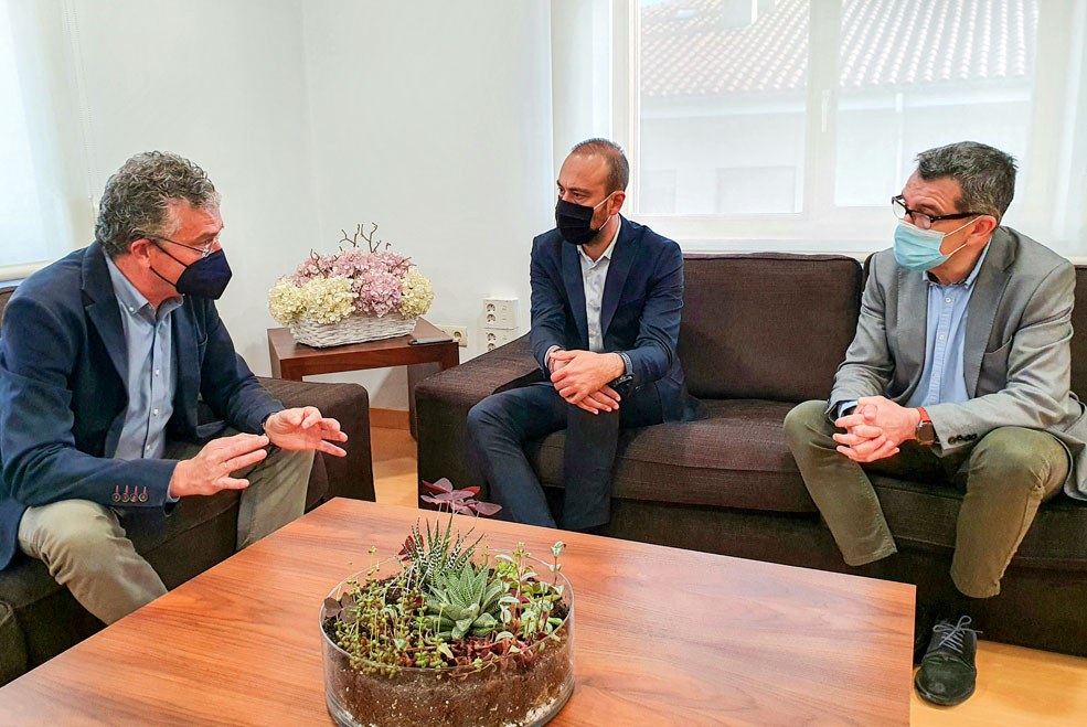 Tráfico anuncia el aumento de exámenes para el carné de conducir como piden las autoescuelas LopezEstradaReunionDGT