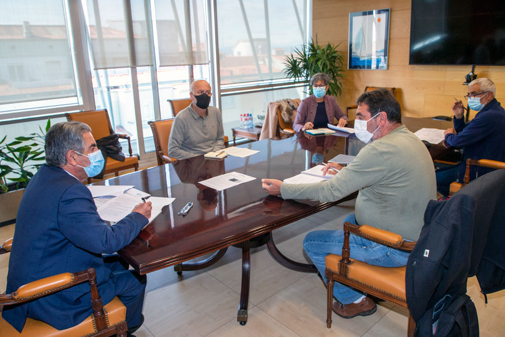 Revilla suscribe las reivindicaciones de la Coordinadora de Cantabria por unas Pensiones Públicas y Dignas RevillaReunionPensiones