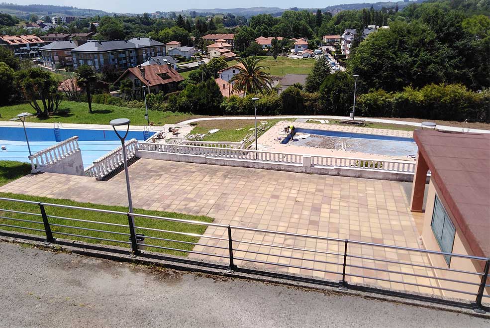 ReocinPiscinasPuenteObras