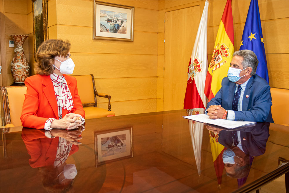 RevillaReunionCarmenCalvo