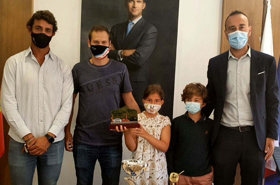 Reconocimiento a jóvenes deportistas torrelaveguenses RecepcionTenisMesa21