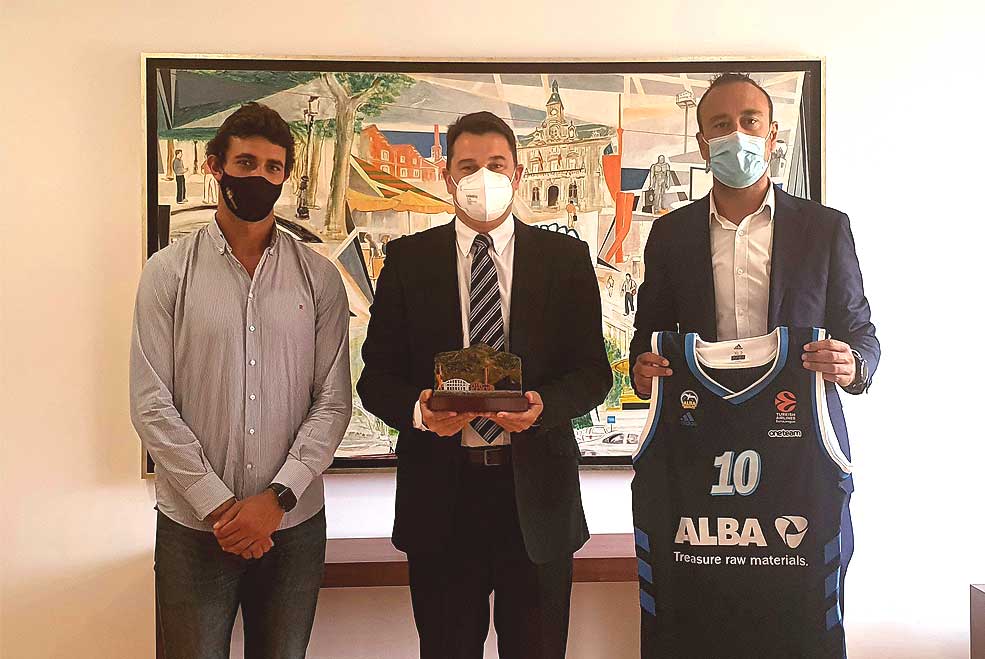 Recepción al torrelaveguense Israel González, técnico del Alba Berlín ganador de la Bundelisga de baloncesto RecepcionIsraelGonzalez