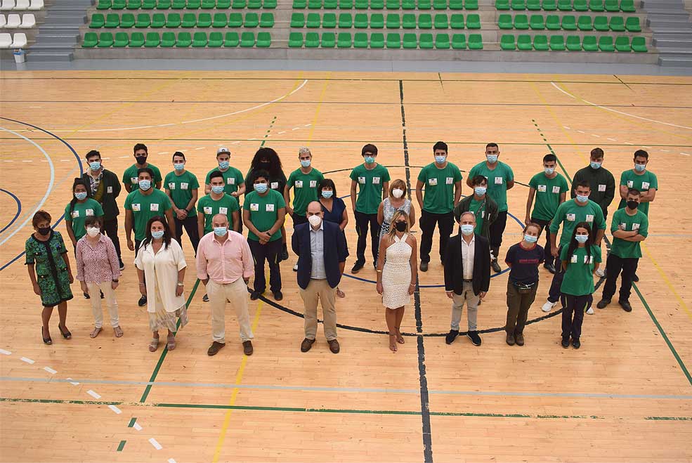 PielagosClausuraEscuelaTall