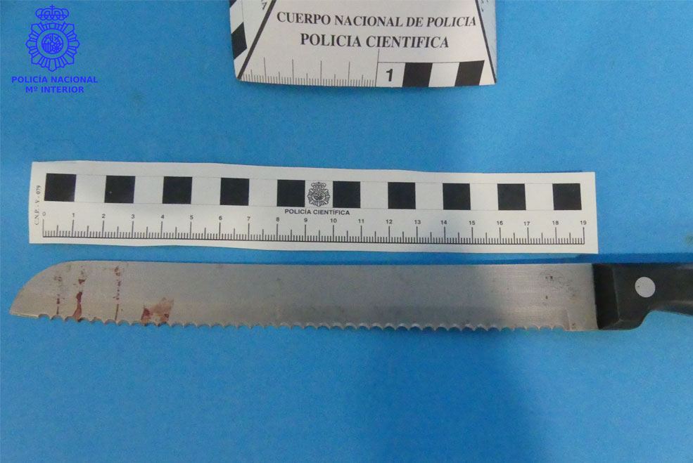 PoliciaNacionalCuchillo