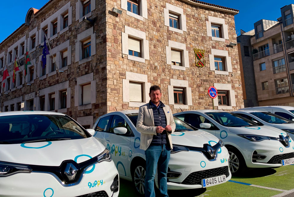 Torrelavega es el primer ayuntamiento de España en usar movilidad compartida como flota municipal GuppySanchez