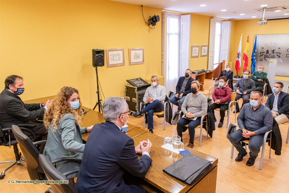 Gobierno, CHC y ayuntamientos del Saja abordan la situación del proyecto de protección frente a inundaciones InundacionesSajaReunion