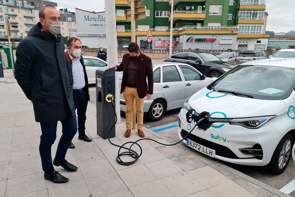 Instalados 8 cargadores eléctricos en la Plaza de las Nuevas Tecnologías PlazaNuevasTecnologiasCargadores