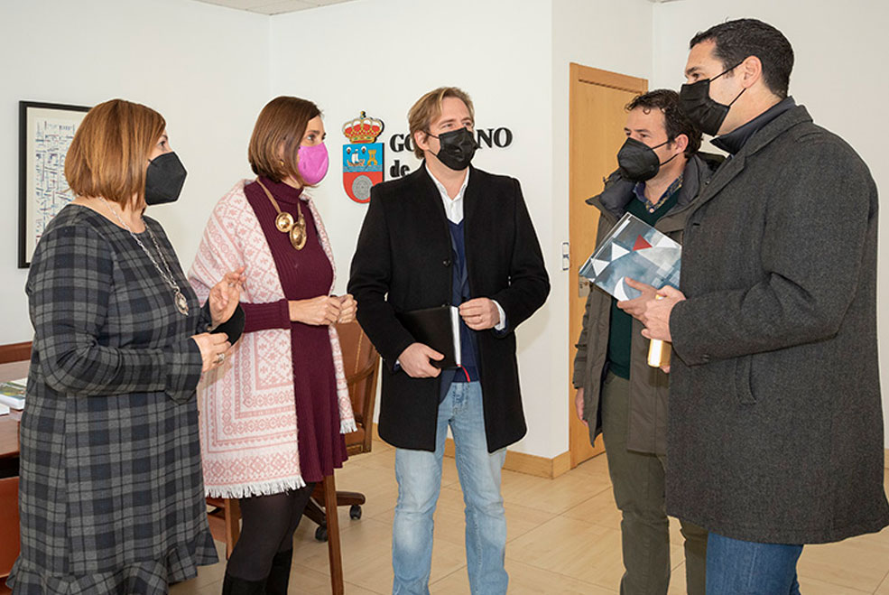 El Gobierno autonómico presenta a la Federación de Municipios una primera propuesta de delimitación comarcal de Cantabria DiestroConsejeraPresidenciaFMC