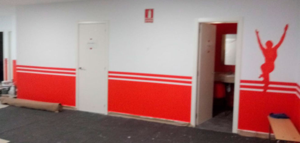 Trabajadores de Corporaciones Locales mejoran la estética de varios edificios municipales PistaMiesVegaDibujo