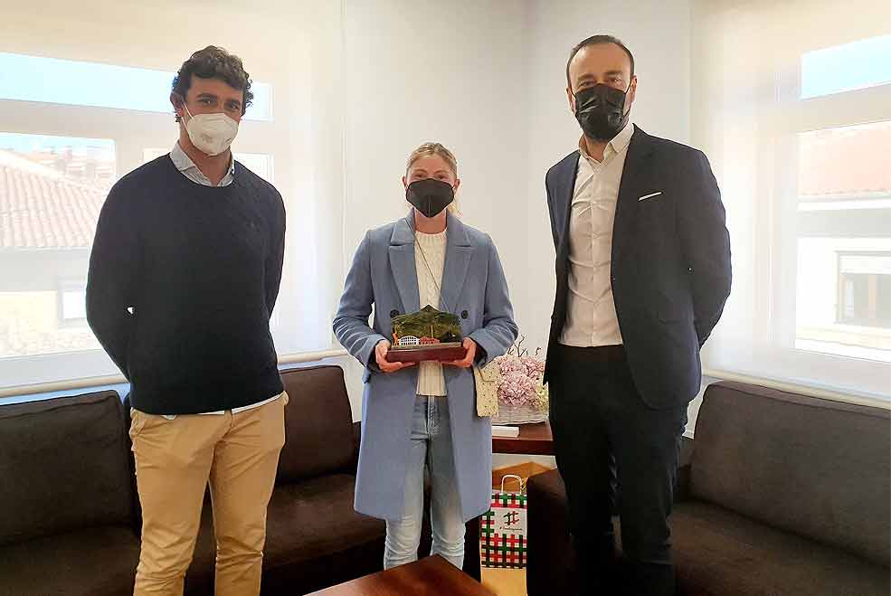 López Estrada felicita a Cristina Bucsa por su gran resultado en el Open de Australia RecepcionCristinaBucsa