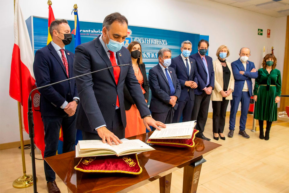 ConsejeroSanidadRaulPesquera