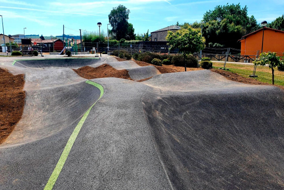 Este viernes se inaugura la pista de pump track situada junto al parque infantil de Sierrapando InauguracionPumpTrack