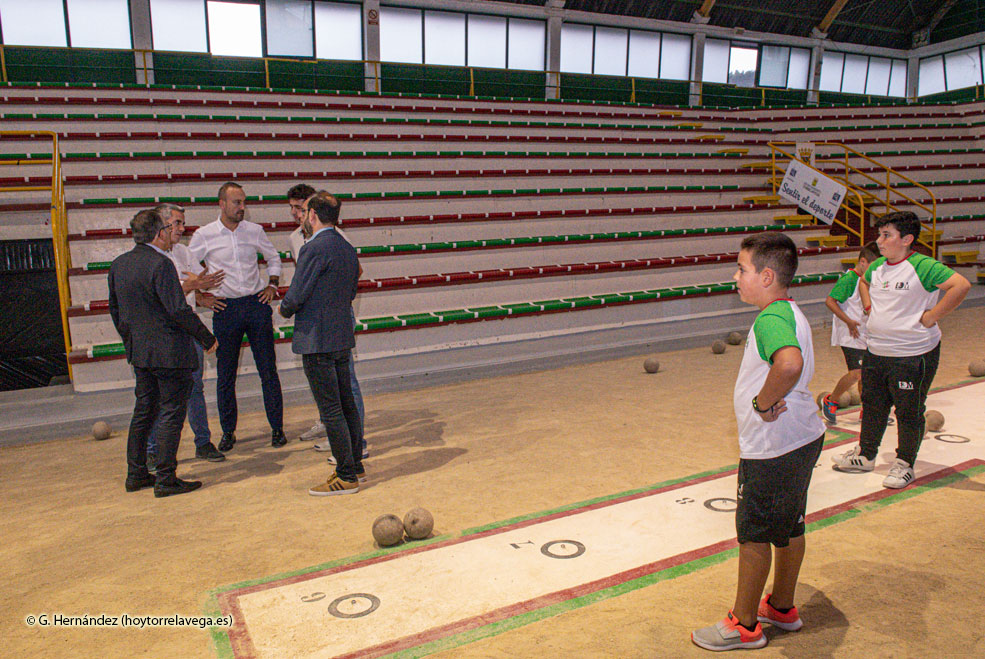 BoleraVisitaAlcaldeZuloaga