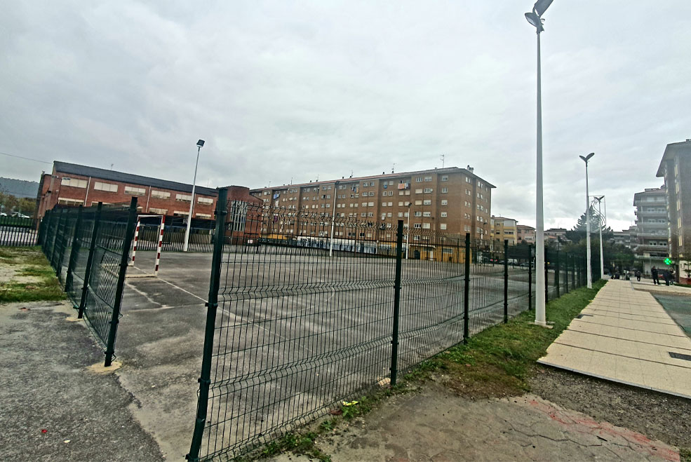 La obra para cubrir la pista deportiva junto al colegio José Luis Hidalgo comenzará en febrero PistaJoseLuisHidalgoNuevaCiudad