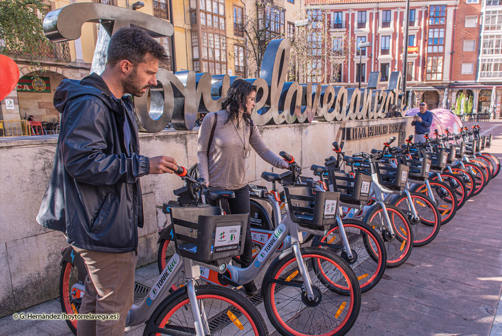 Torrelavega estrena el servicio de alquiler de bicis eléctricas con la aspiración de que sea comarcal BicisElectricasInaugura