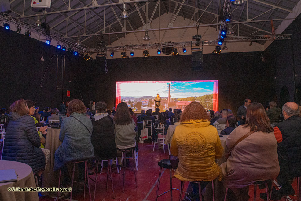 Presentado el proyecto que transformará La Lechera en Centro de Artes y sede de la Colección Norte LaLecheraProyectoPresentacion