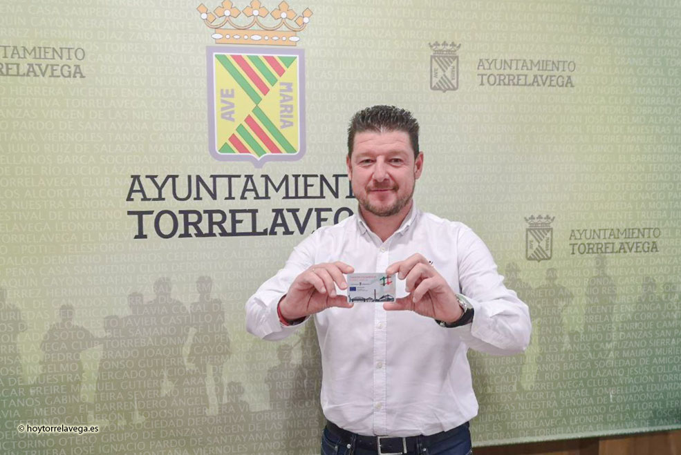 Entra en funcionamiento la Tarjeta Ciudadana de Torrelavega TarjetaCiudadanaPresen