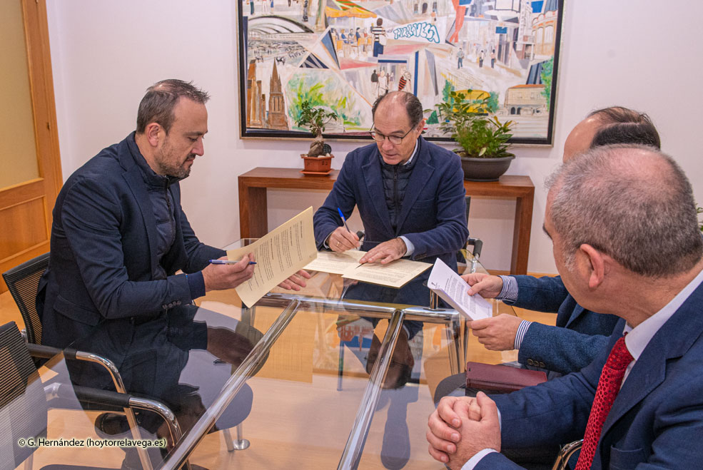 FirmaConvenioMataderoValdecilla