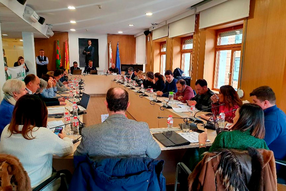 El cuartel de la Guardia Civil divide a PRC y PSOE y provoca las críticas de la oposición Pleno300123