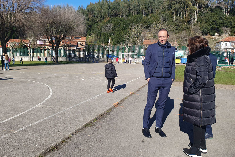 Comienzan las obras de la cubierta de la pista deportiva del Colegio Matilde de la Torre AlcaldeCEIPMatildedelaTorre