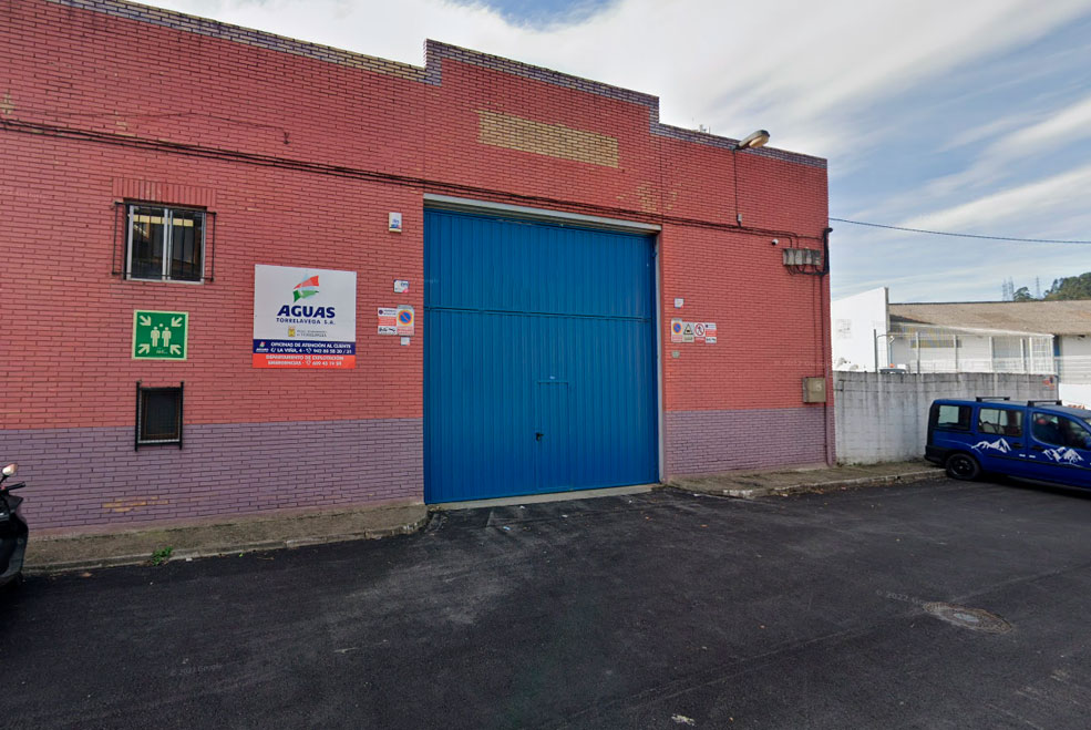 Muere un trabajador de 45 años al caer del techo de una nave industrial en el Barrio del Hoyo de Campuzano BarrioHoyoNaveAccidente