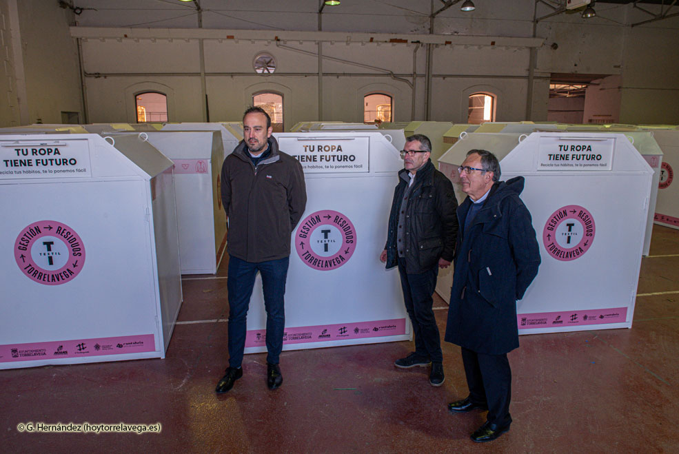 Comienza la instalación de un centenar de contenedores para recogida de textil y calzado ContenedoresTextil2023