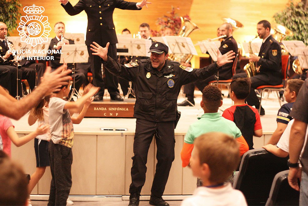 La Banda Sinfónica de la Policía Nacional ofrece dos conciertos didácticos en Torrelavega PoliciaBandaSinfonica