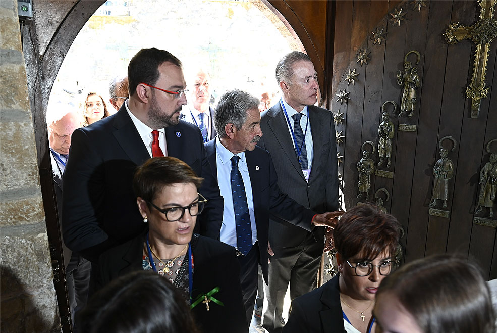 PuertaPerdonApertura23