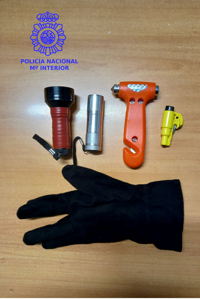 PoliciaRobocochesTorrelavega