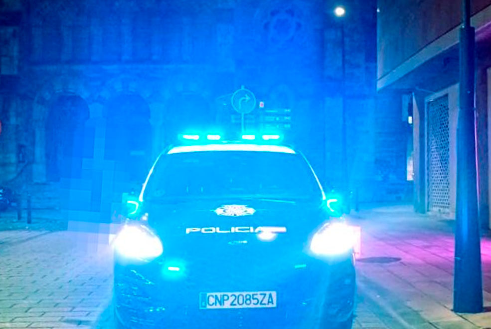 PoliciaNacionalCoche24