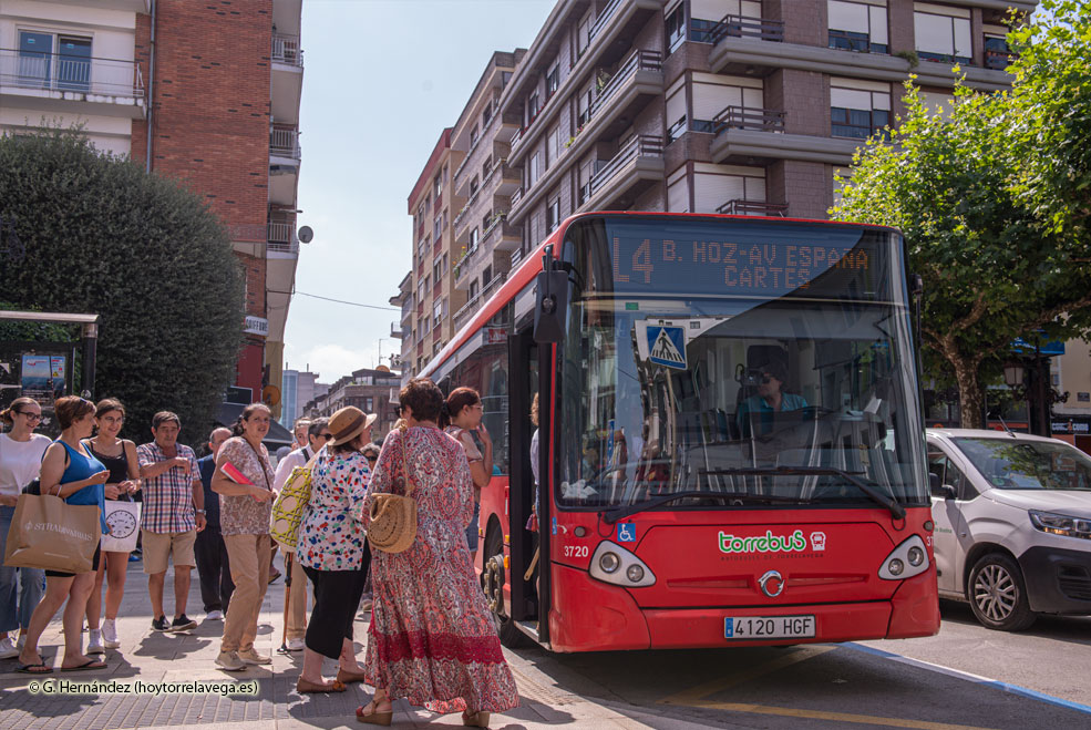 Torrebus hasta medianoche durante las Fiestas de La Patrona TorrebusJulio24L4