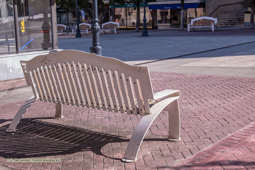 IU-Podemos critica la “privatización” del mantenimiento de bancos BancoBulevar01
