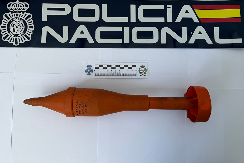 Encontrada una granada anticarro en una vivienda de La Inmobiliaria policiaartefactoInmobiliaria