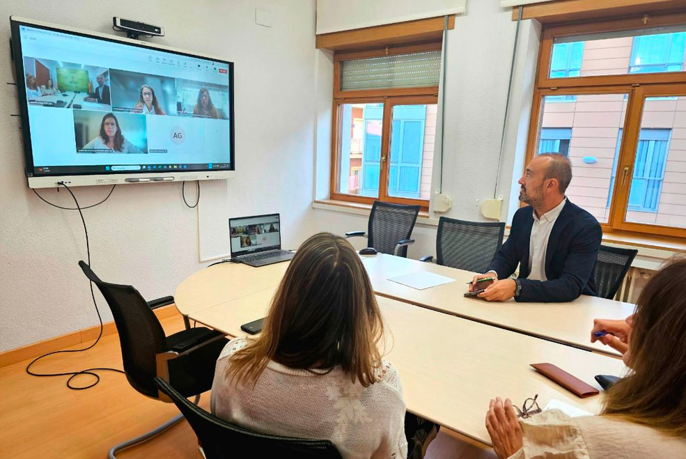 El proyecto de ejecución de la nueva estación de FEVE estará concluido y aprobado a finales de 2025 ReunionTecnicosAdif0ctubre