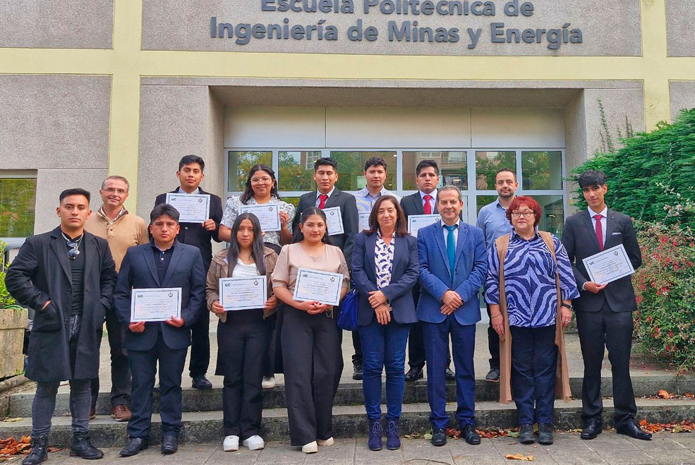 La Universidad de Minas recibe a un grupo de estudiantes peruanos UCMinasPeru