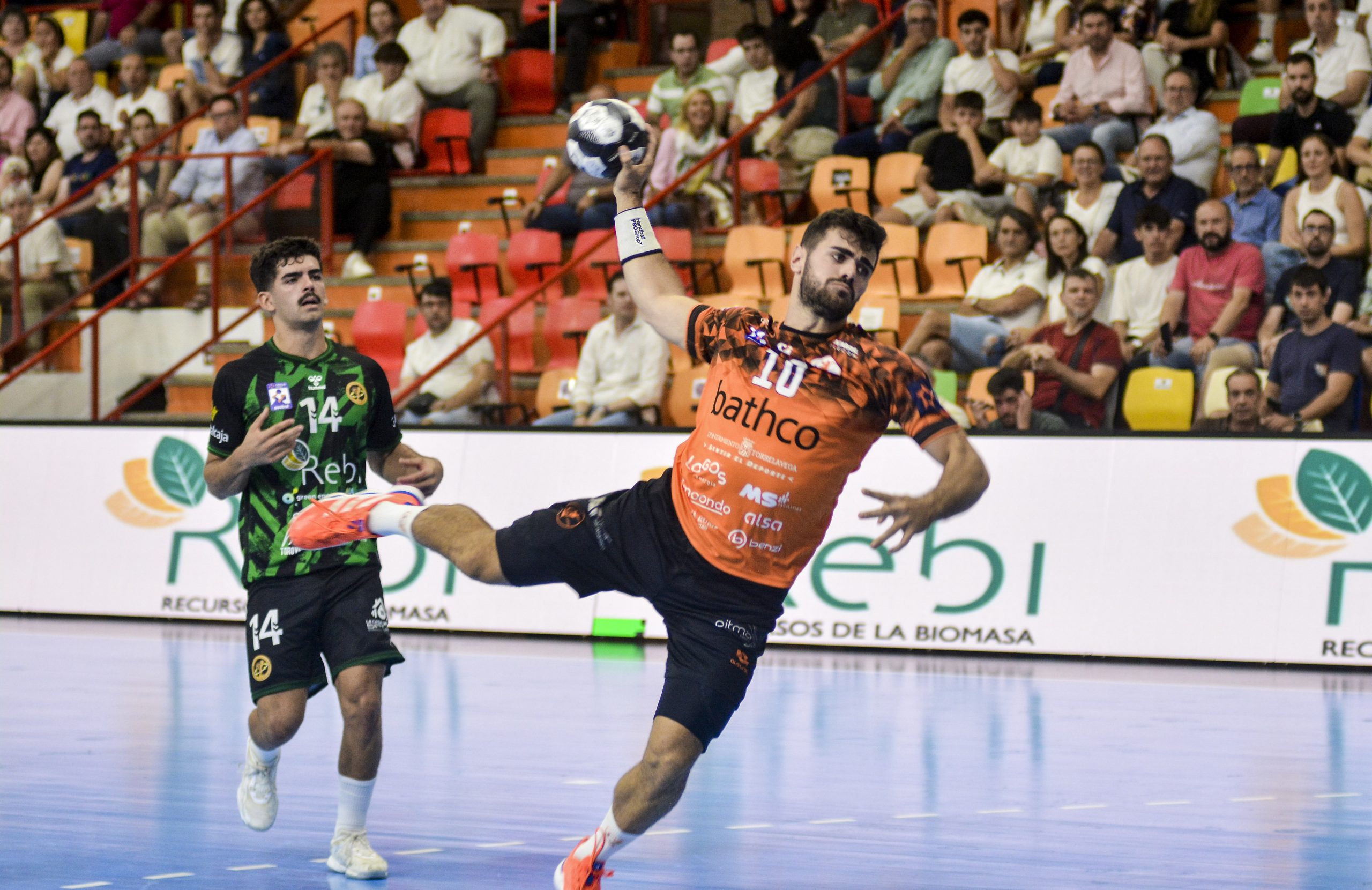 Colunga da la victoria sobre la bocina al BM Torrelavega