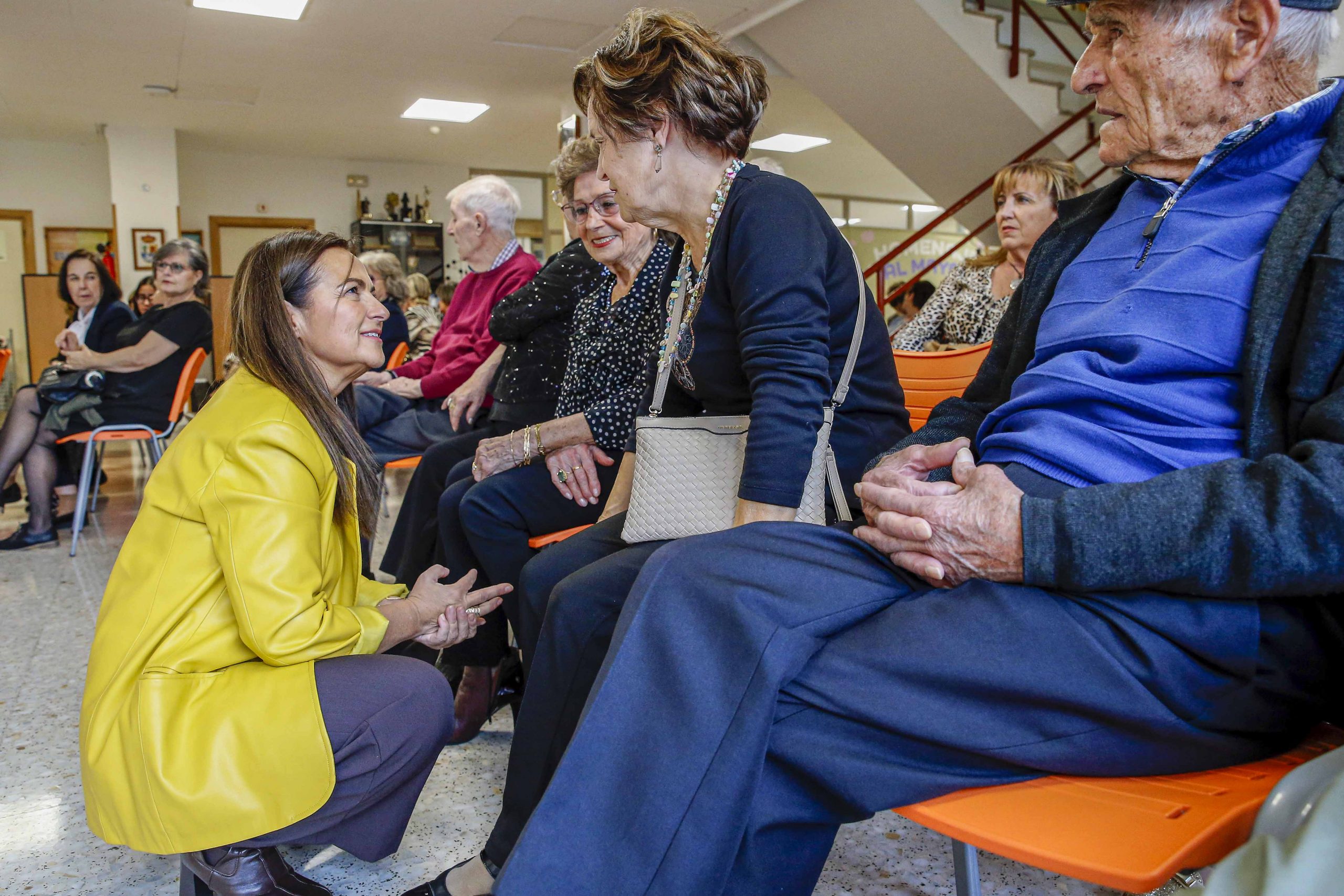 Homenaje del Centro Social de Mayores de Torrelavega a los 11 socios que cumplen 85 años