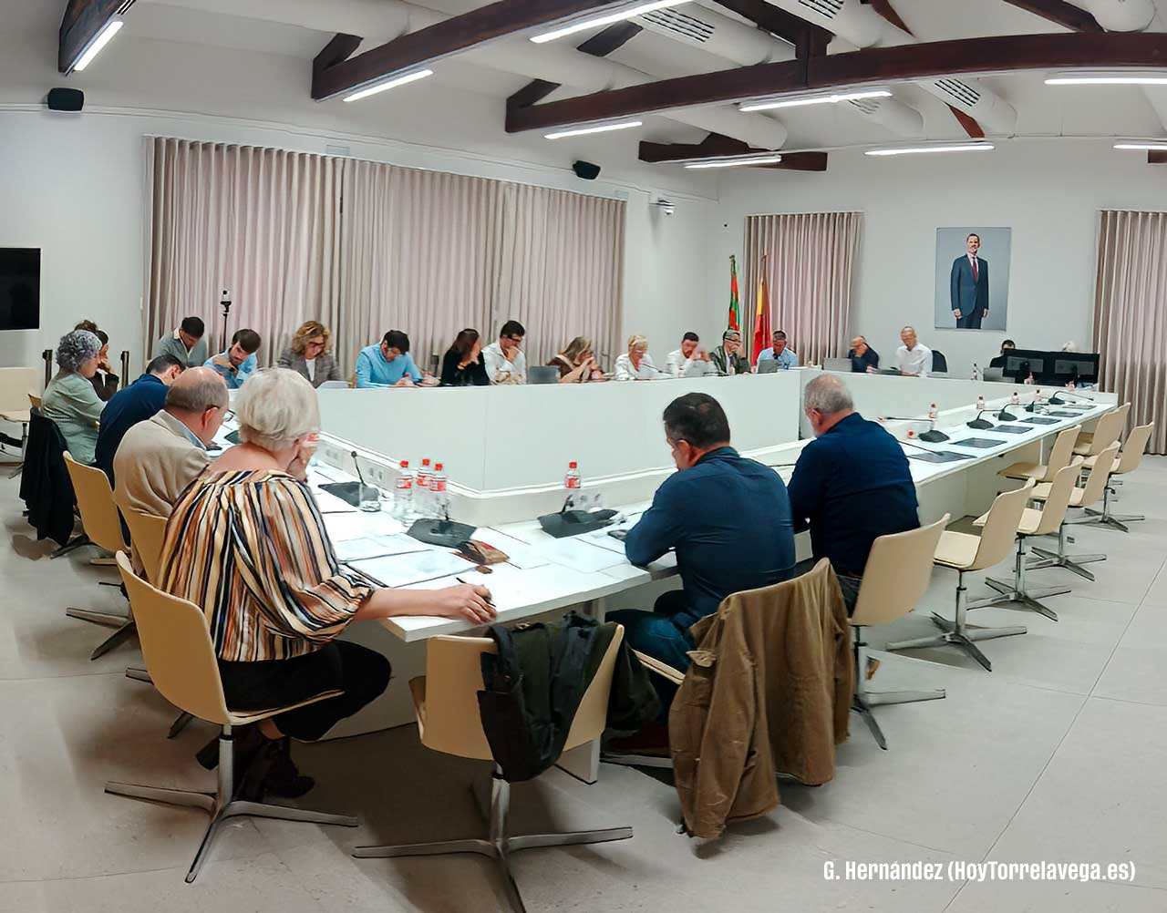 El PP abandona el pleno tras no incluirse sus mociones presentadas fuera de plazo