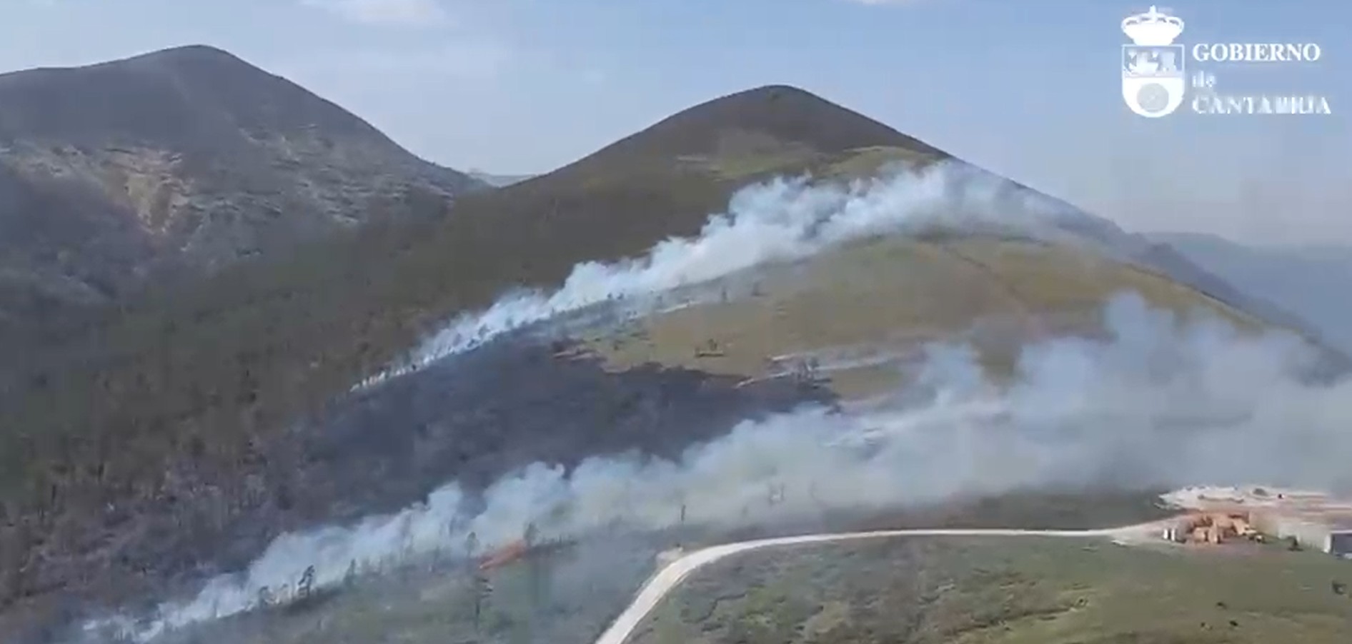 Cantabria tiene 5 incendios forestales activos y otros 5 controlados