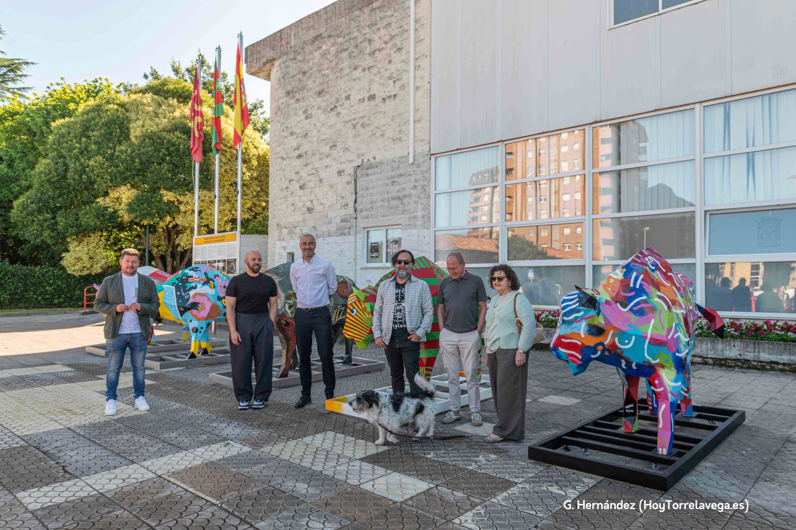‘Los Bisontes’ se incorporan al patrimonio artístico al aire libre de Torrelavega