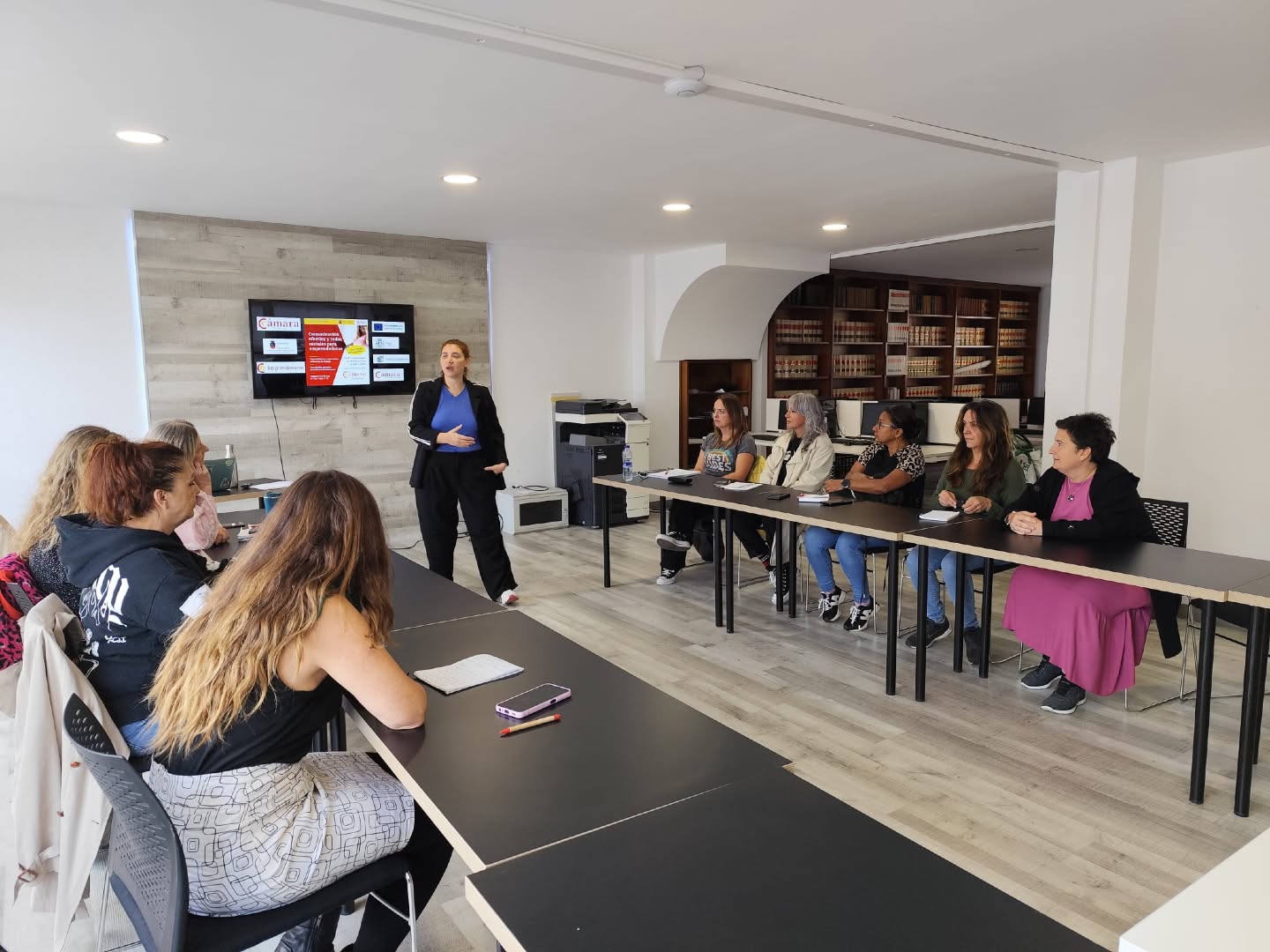 La Cámara de Torrelavega pone en marcha un nuevo programa para impulsar el emprendimiento femenino